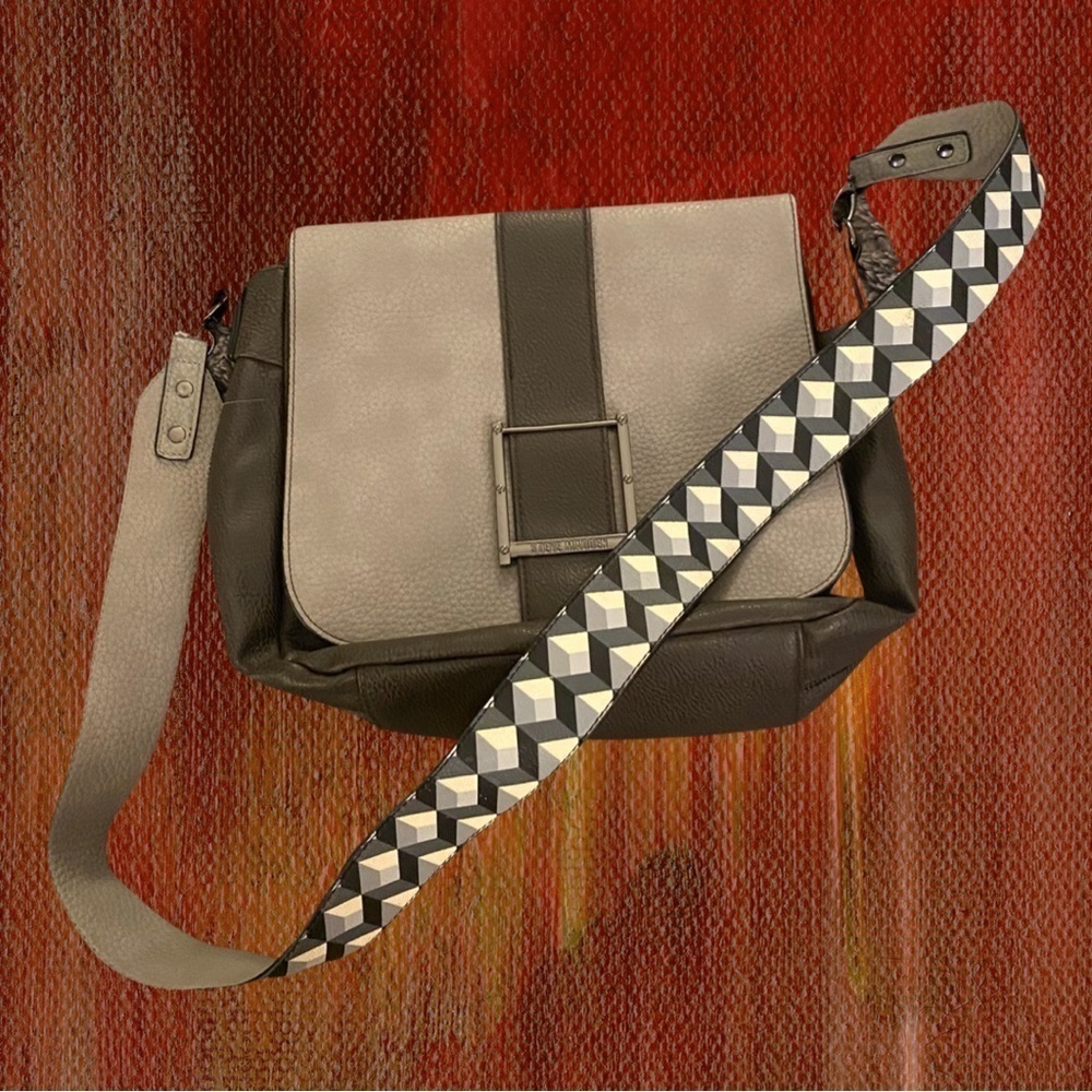 STEVE MADDEN Geometric Crossbody Bag